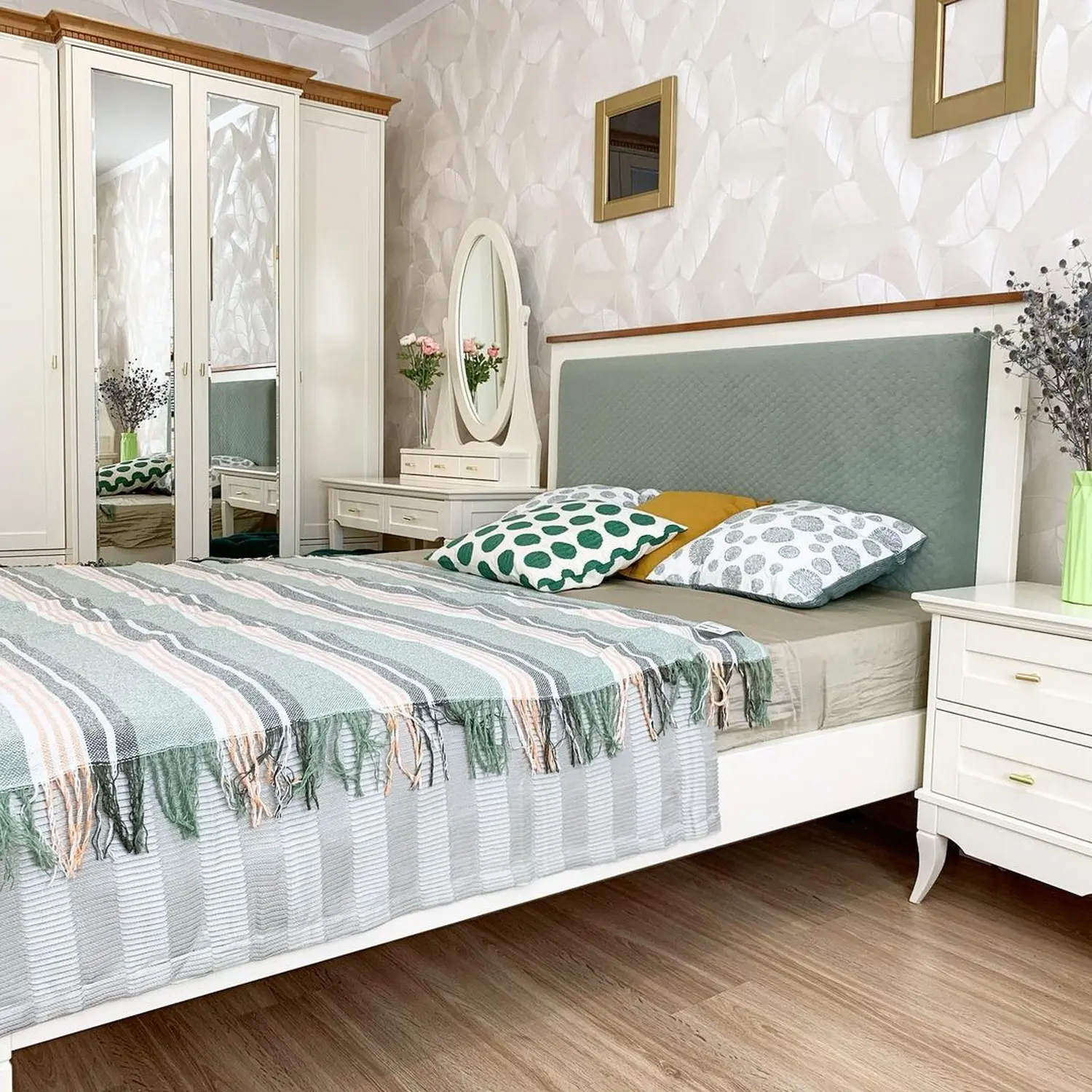 Шкаф с 2 ящиками бук "Римини"4-х ств.