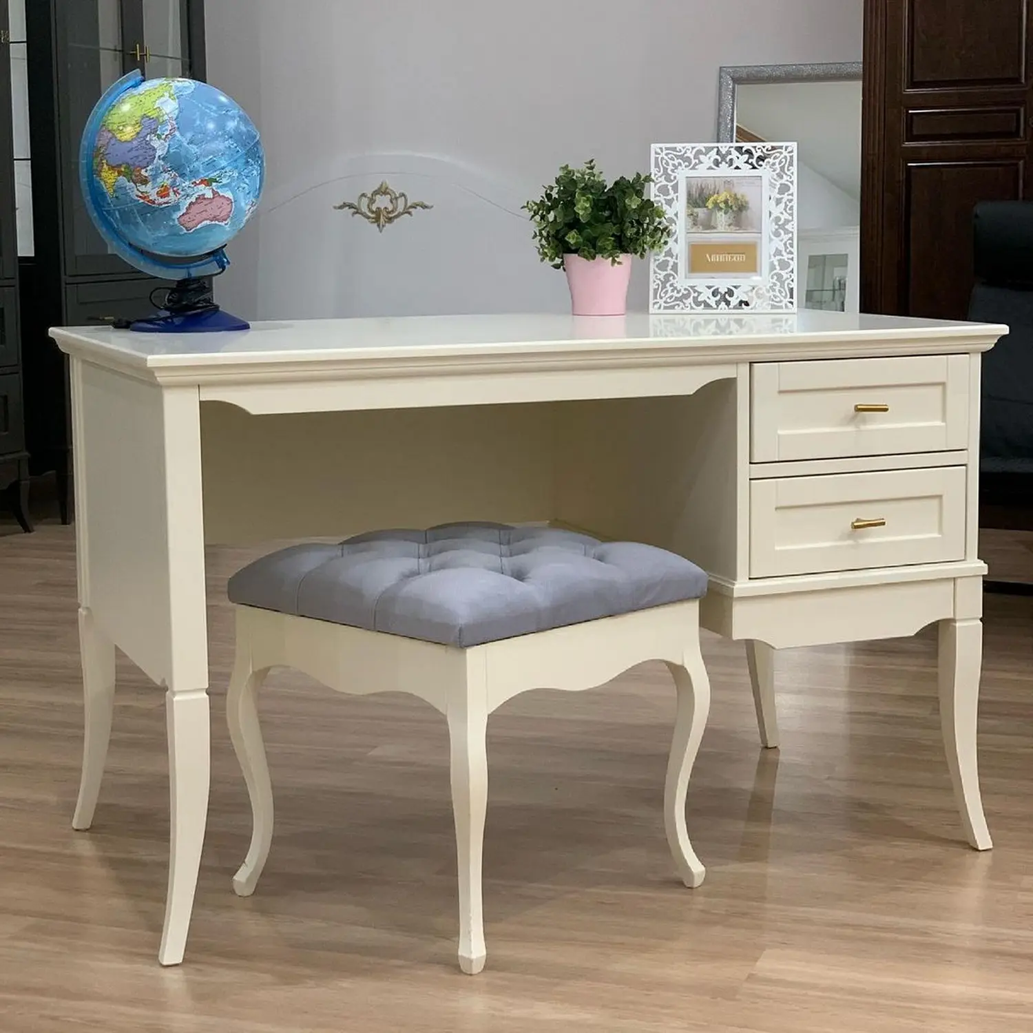 Стол письменный "Римини" 1 тумбовый