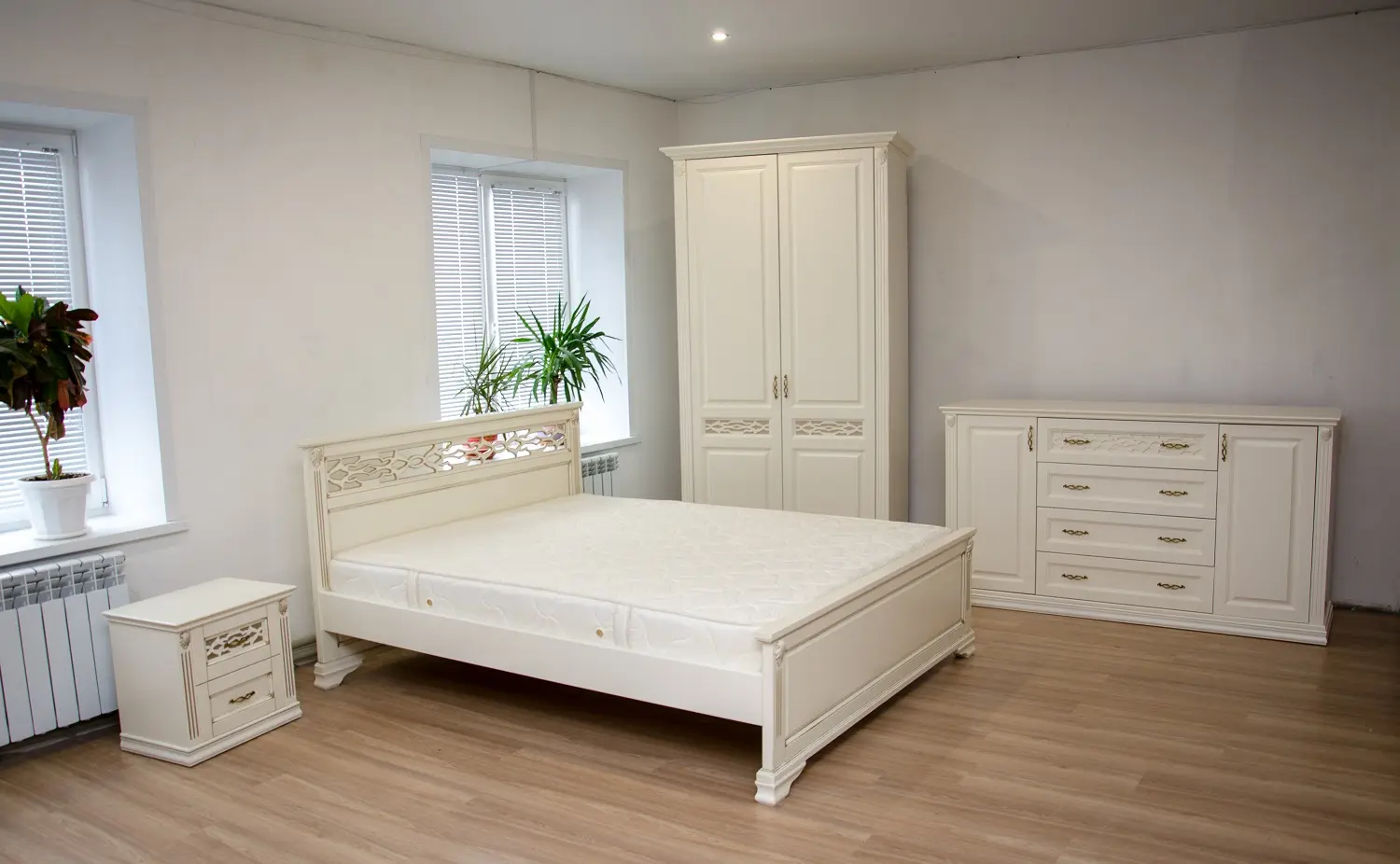 Комод Верона 4 ящика + 2 дверки