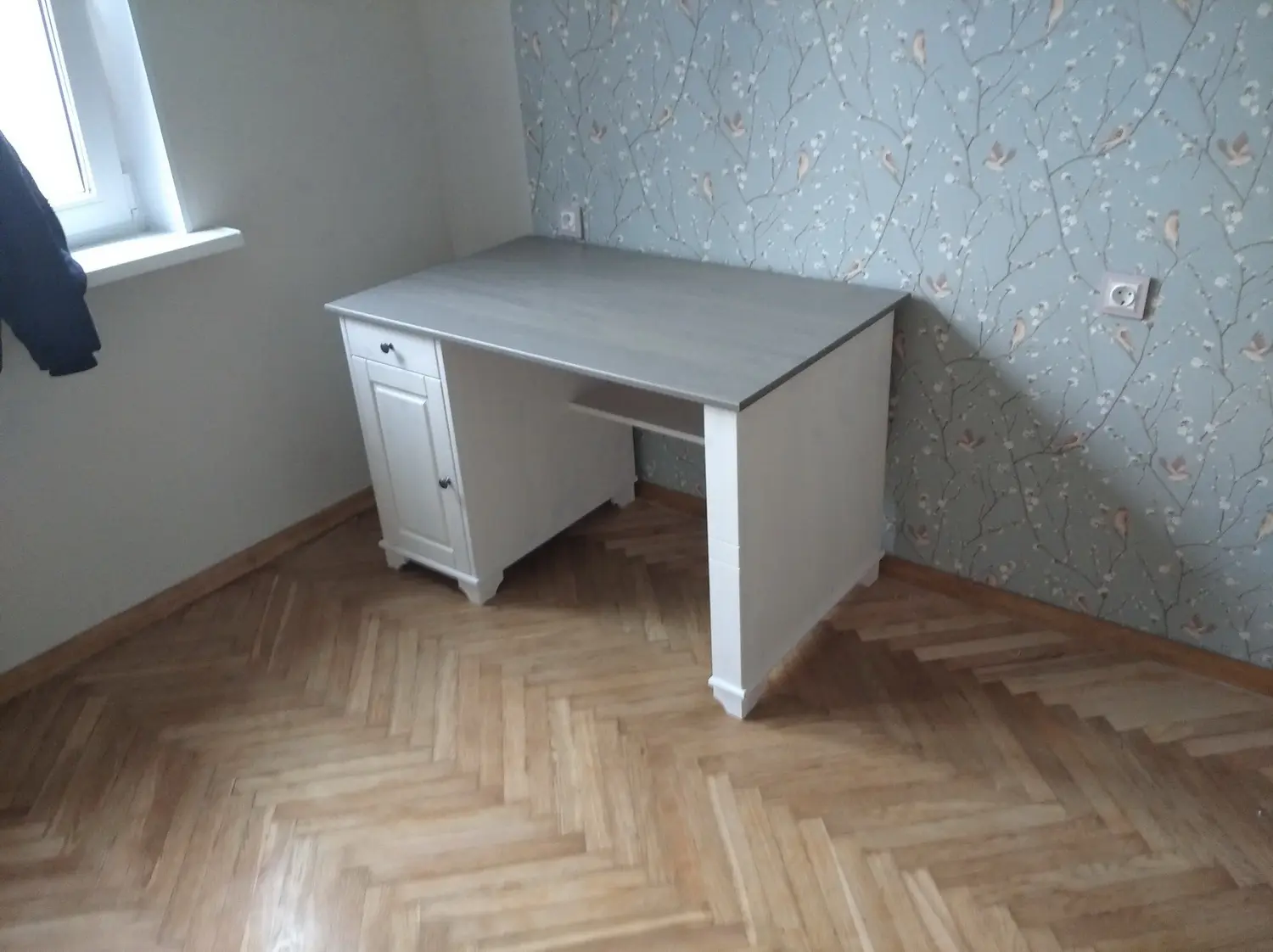 Стол Бейли письменный с ящиком