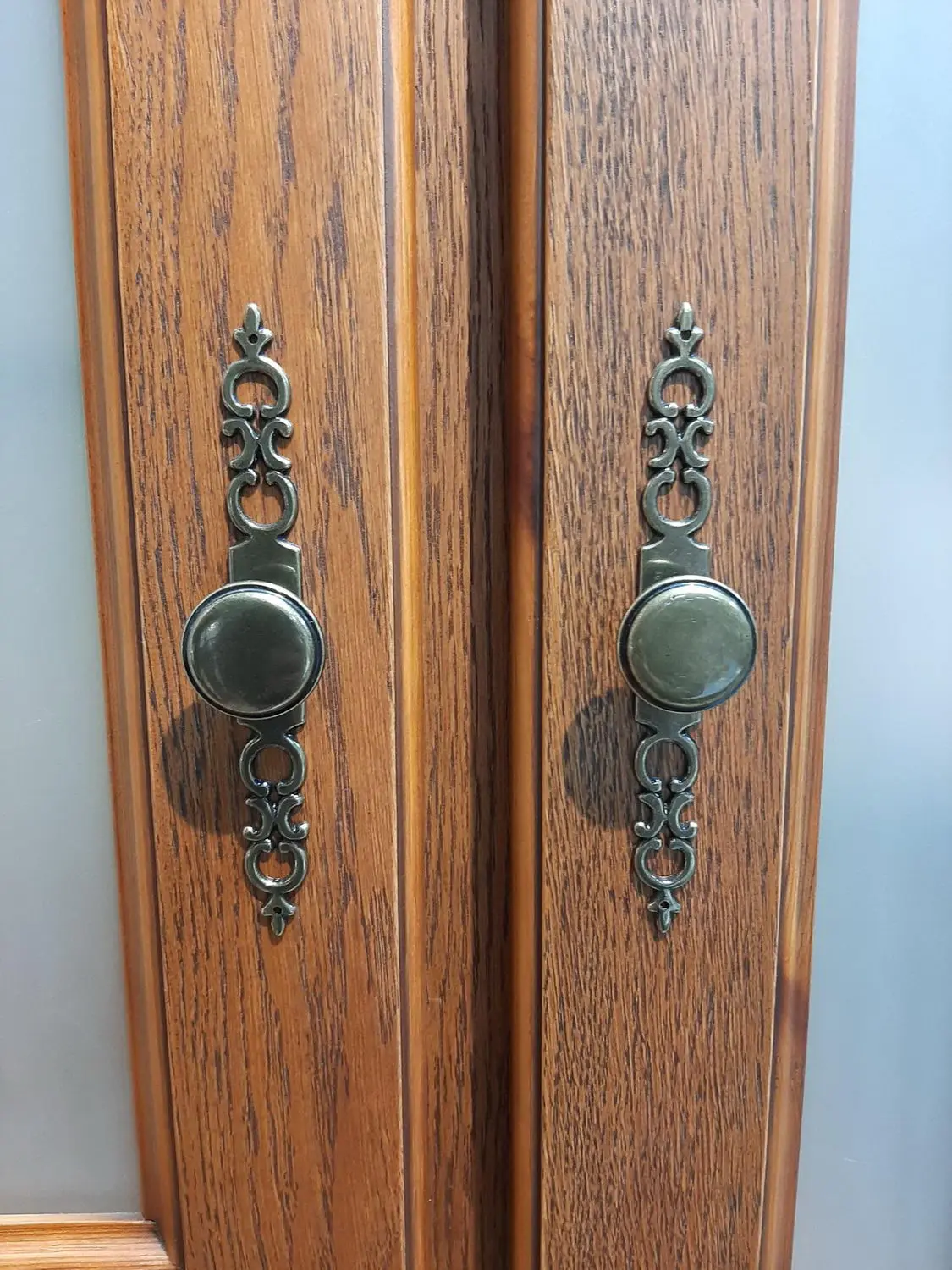 Сервант 3 створчатый Бьерт 1-56 сосна